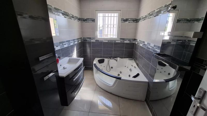 Maison - 85 m² - 3 pièces