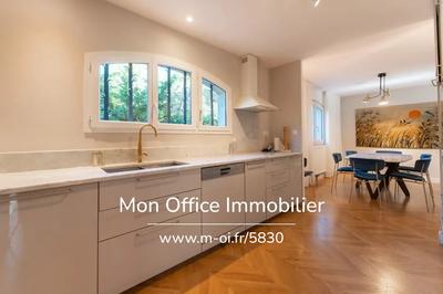 Maison - 178 m² - 7 pièces