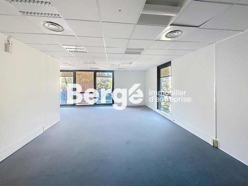 Bureau - 1 212 m²