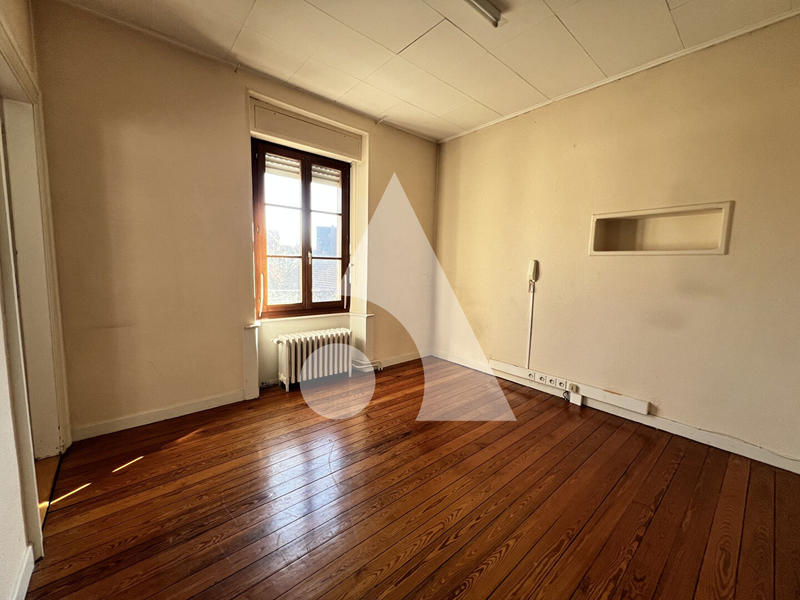 Immeuble - 200 m² - 9 pièces