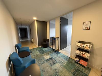 Local d'activité / Entrepôt - 439 m²