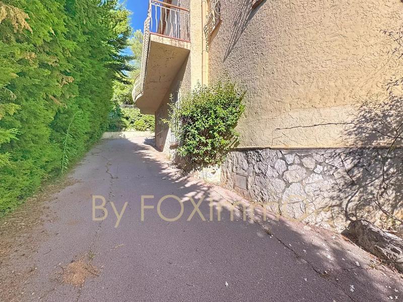 Villa - 250 m² - 8 pièces