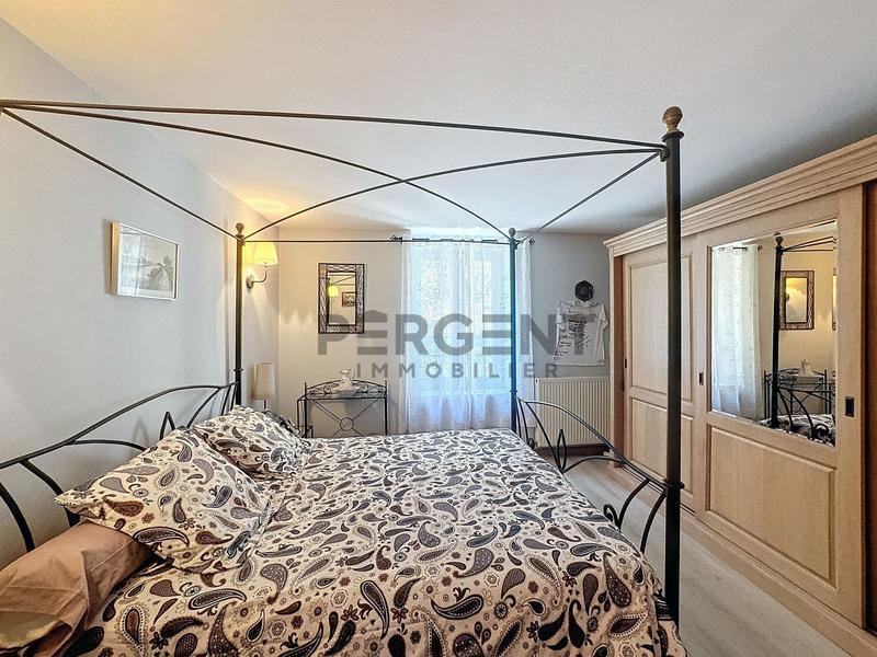 Maison - 231 m² - 9 pièces