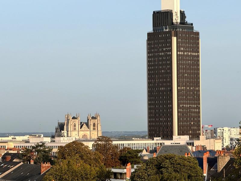 Appartement - 153 m² - 6 pièces