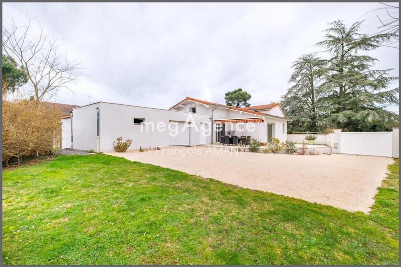 Maison traditionnelle - 110 m² - 5 pièces