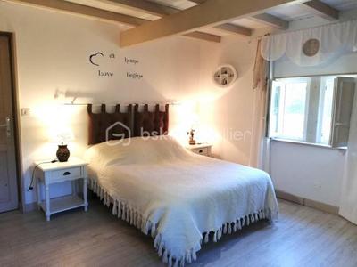 Maison en pierre - 185 m² - 8 pièces