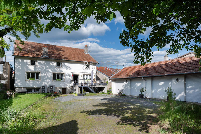 Maison - 291 m² - 8 pièces