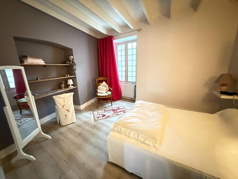 Maison - 259 m² - 7 pièces