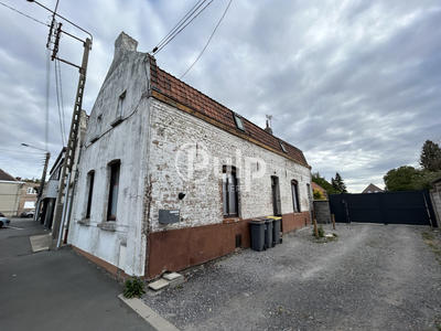 Maison - 99 m² - 4 pièces