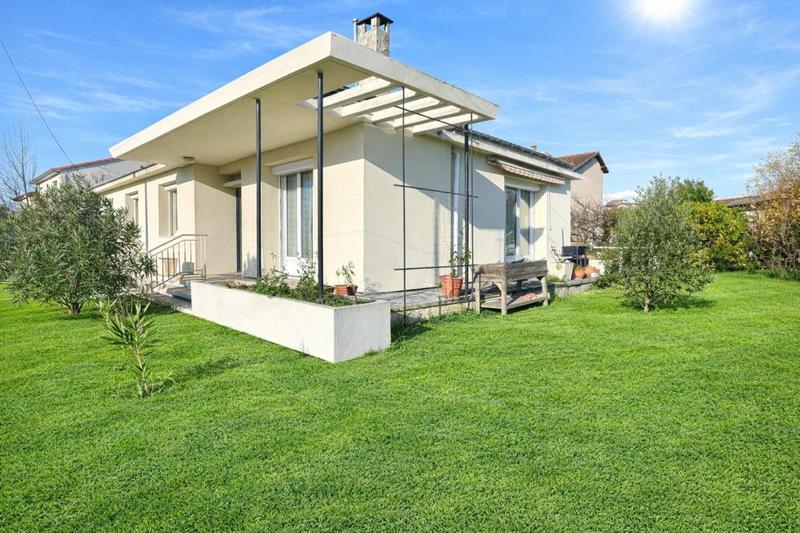 Maison traditionnelle - 91 m² - 4 pièces