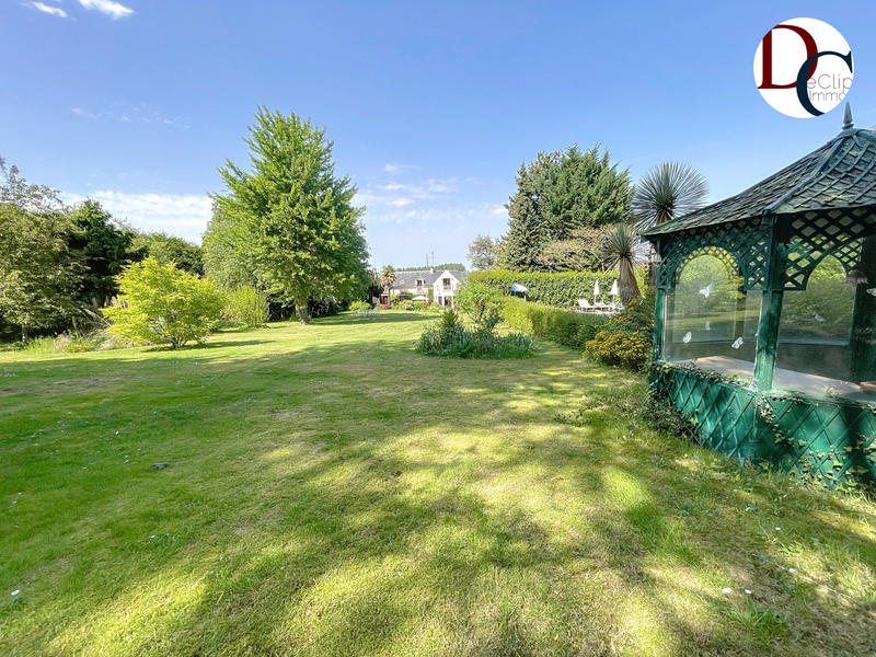 Maison - 335 m² - 9 pièces