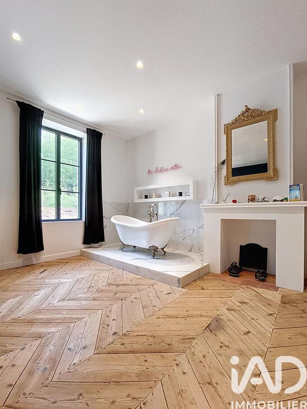 Château - 320 m² - 8 pièces