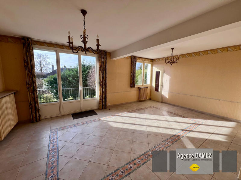 Maison - 100 m² - 5 pièces