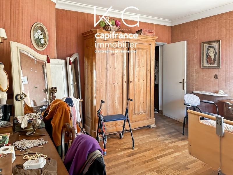 Propriété - 233 m² - 10 pièces