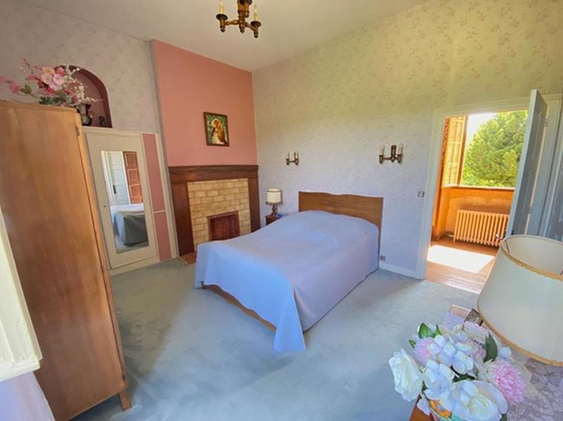 Propriété - 245 m² - 10 pièces