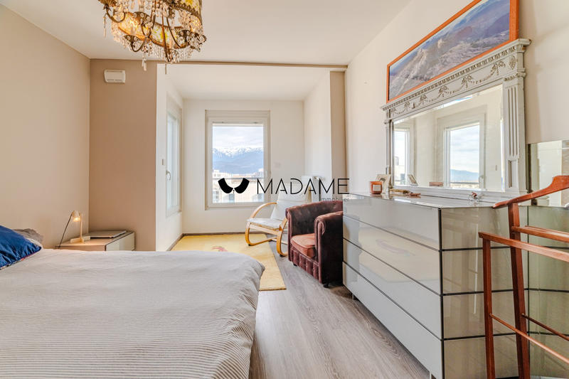 Appartement - 82 m² - 3 pièces