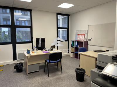 Bureau - 243 m²
