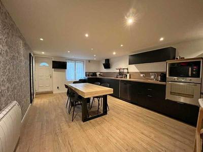 Maison - 94 m² - 5 pièces