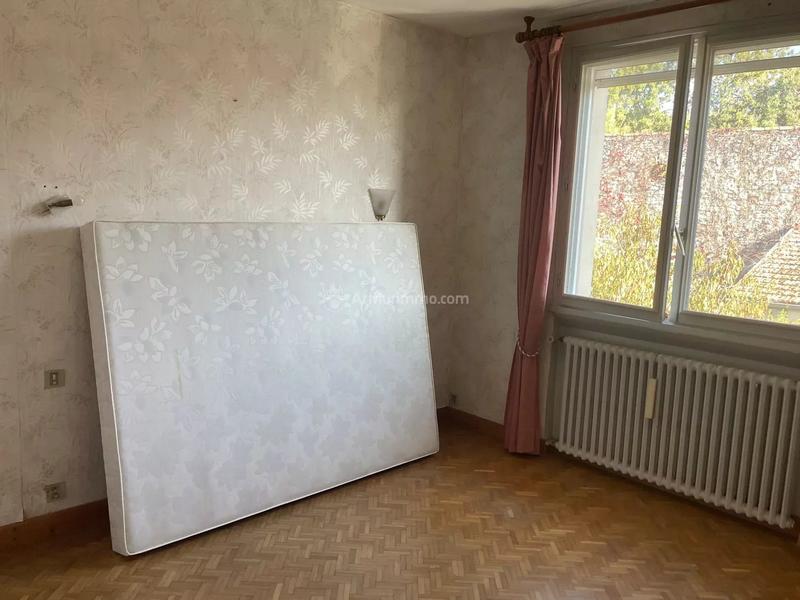 Maison - 98 m² - 10 pièces