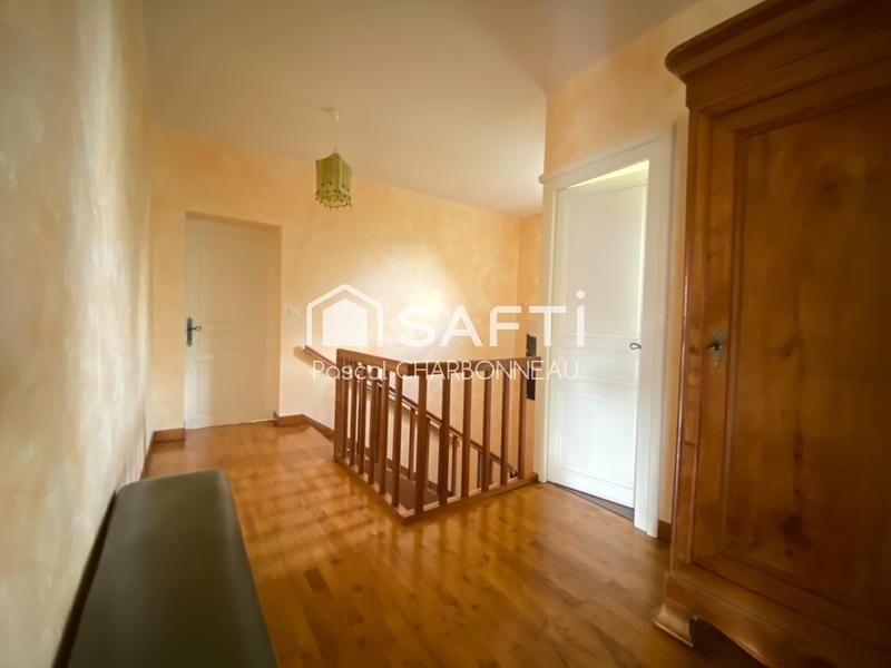 Maison - 310 m² - 10 pièces