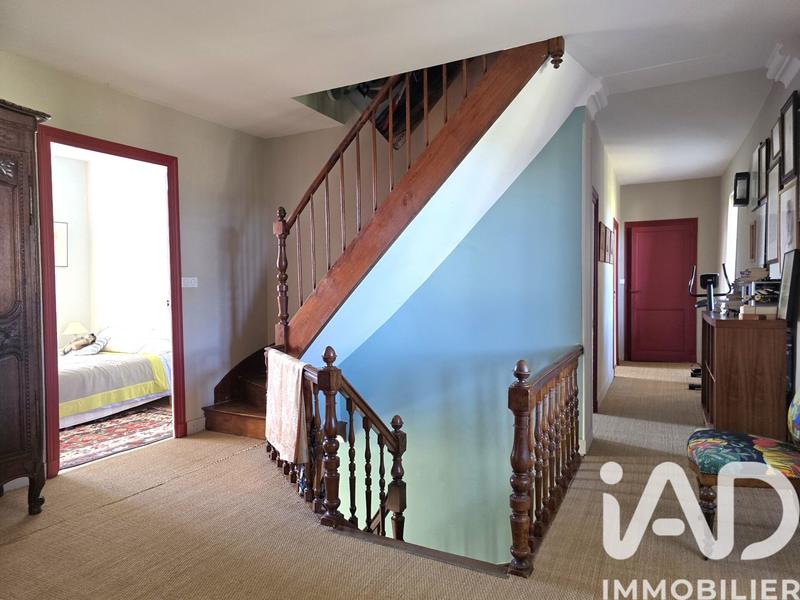 Maison - 335 m² - 10 pièces