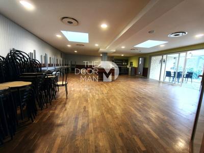 Immeuble - 300 m² - 12 pièces