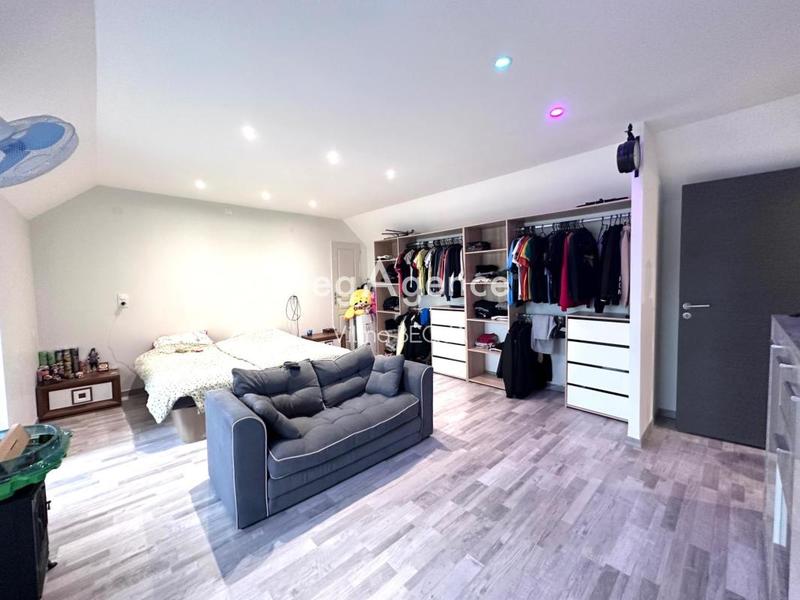 Maison - 180 m² - 5 pièces