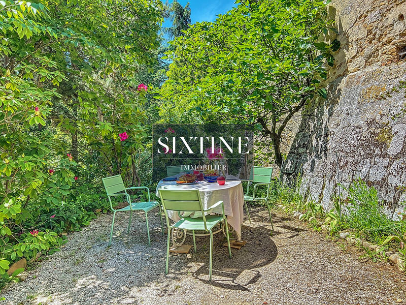 Château - 500 m² - 12 pièces