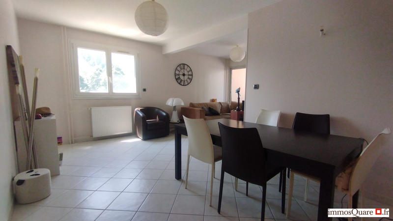 Appartement - 92 m² - 5 pièces