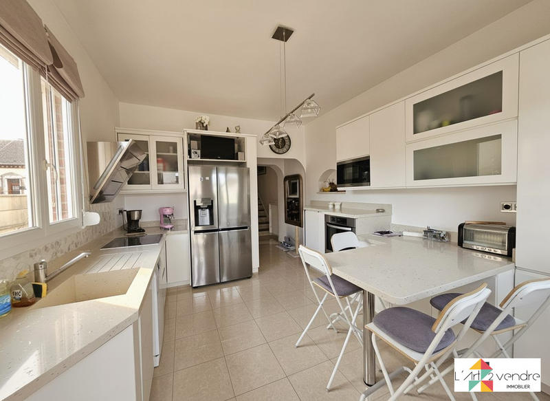 Maison - 92 m² - 4 pièces