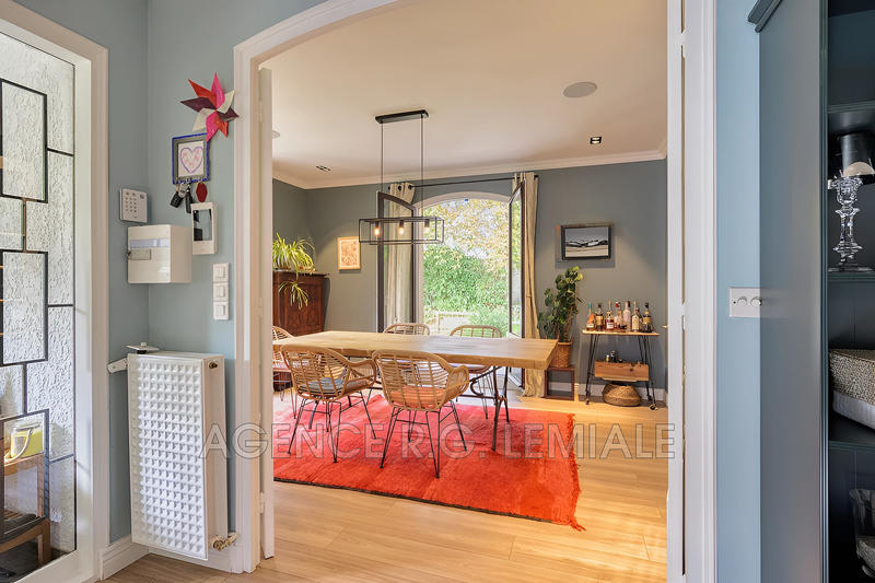 Maison - 226 m² - 8 pièces