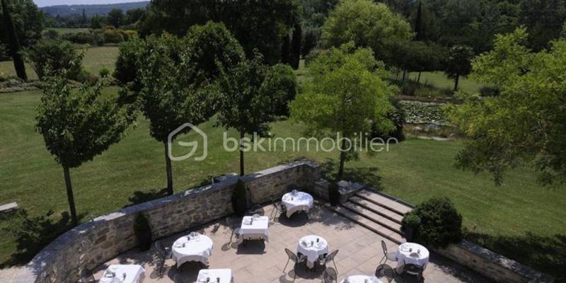 Moulin - 1 500 m² - 28 pièces