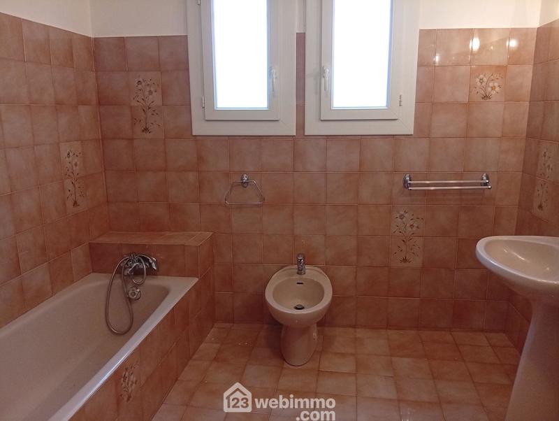 Villa - 121 m² - 6 pièces