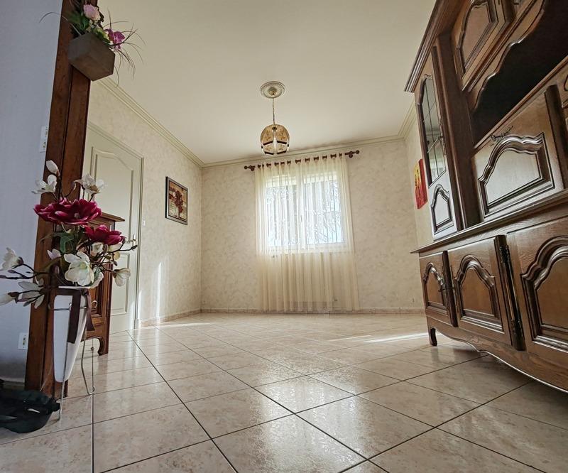 Maison - 98 m² - 5 pièces