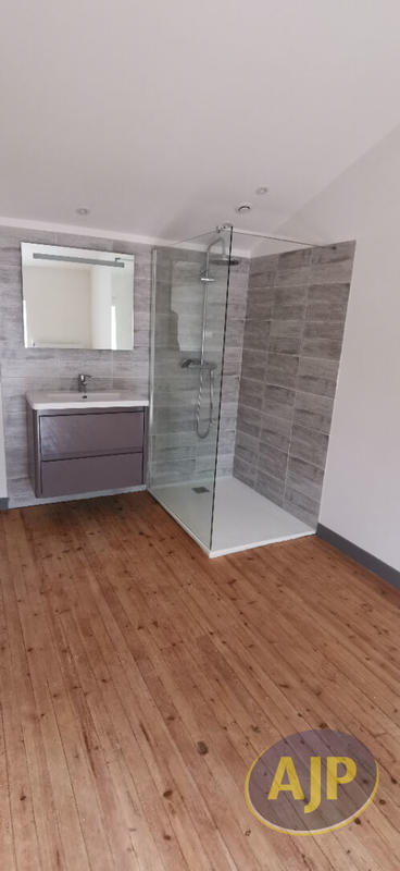 Maison - 275 m² - 6 pièces