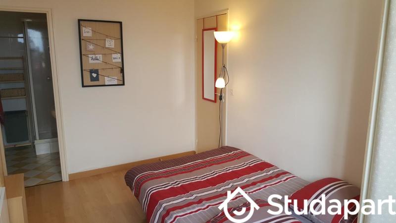 Chambre - 10 m² - 1 pièce