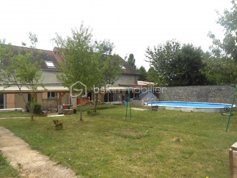 Maison en pierre - 230 m² - 7 pièces