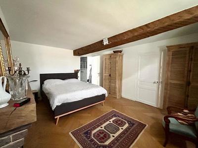 Maison - 484 m² - 12 pièces