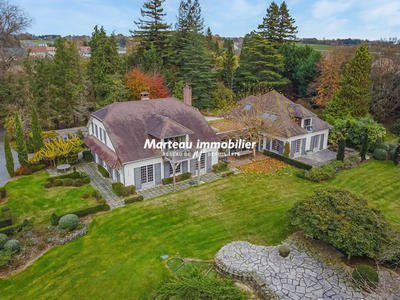 Demeure - 589 m² - 15 pièces