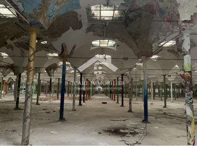 Loft - 722 m² - 19 pièces