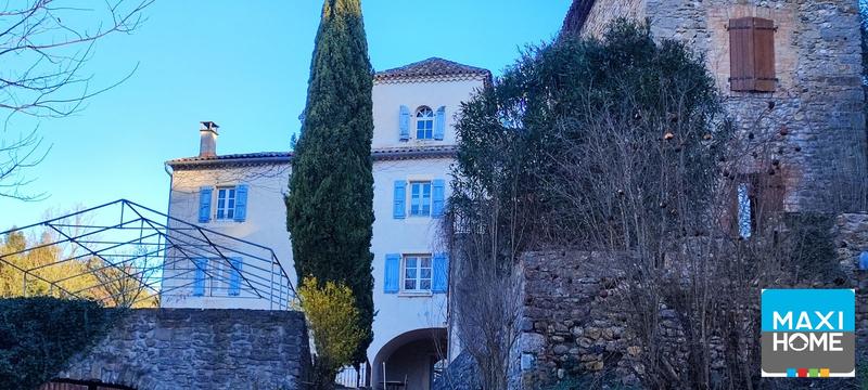 Mas - 415 m² - 16 pièces