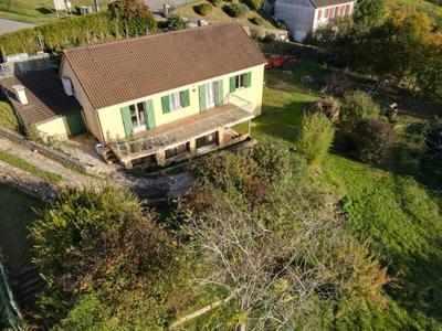 Maison - 97 m² - 5 pièces