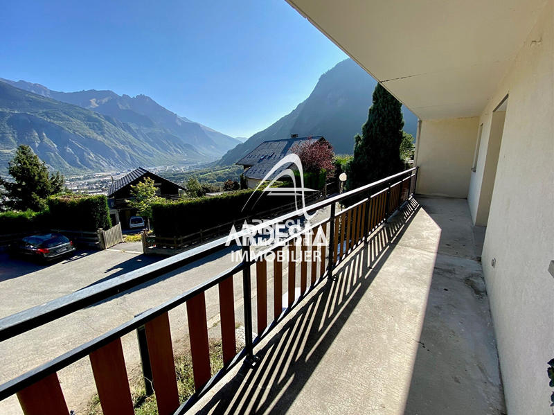 Appartement - 93 m² - 3 pièces