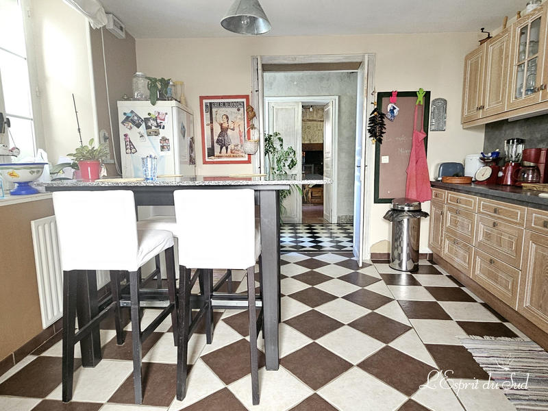 Maison - 230 m² - 7 pièces