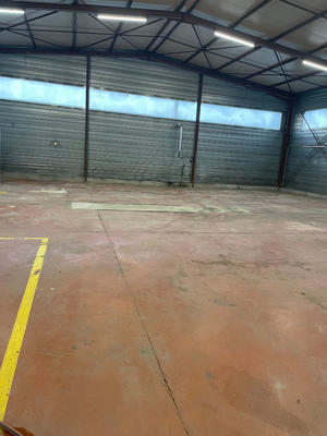 Local d'activité / Entrepôt - 653 m²