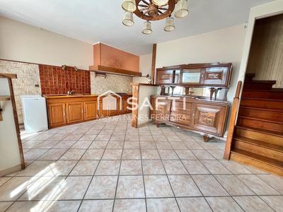 Maison - 75 m² - 5 pièces