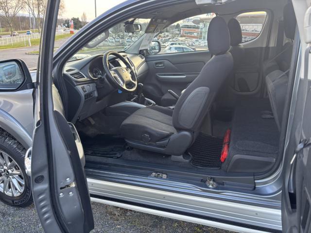 Mitsubishi L200 Club Cab 2.4 Di-D 181 Intense Connect