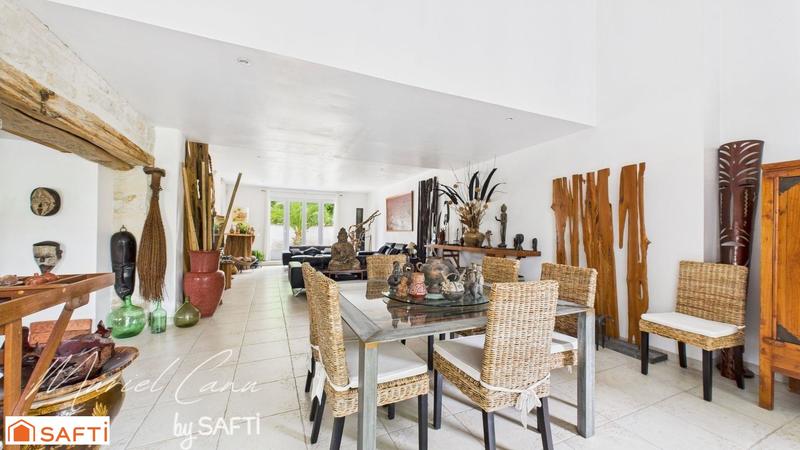 Villa - 284 m² - 9 pièces