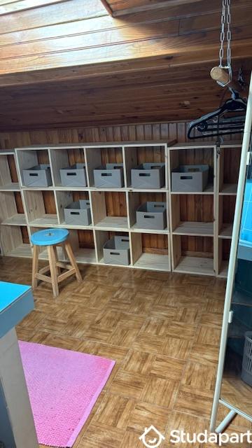 Chambre - 10 m² - 1 pièce