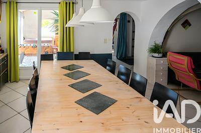 Maison - 185 m² - 8 pièces